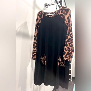 Leopard print and black dress with pockets